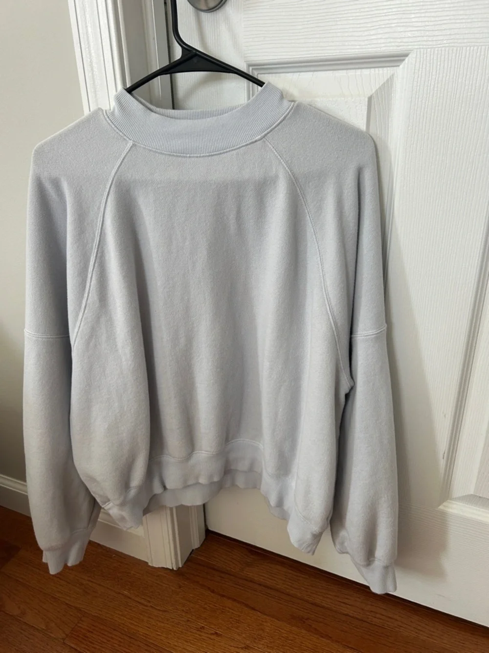 PINK Victoria's Secret Light Gray Crewneck Sweatshirt - Picture 1 of 6